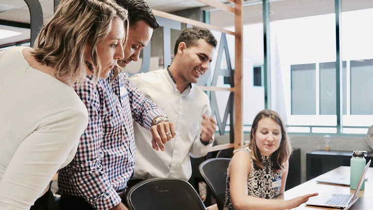 How to create a good market research survey