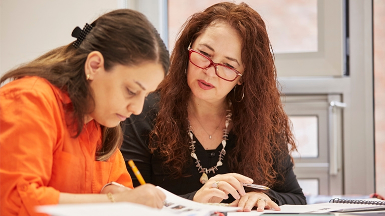 English for deaf people: Develop reading and writing skills for work and life