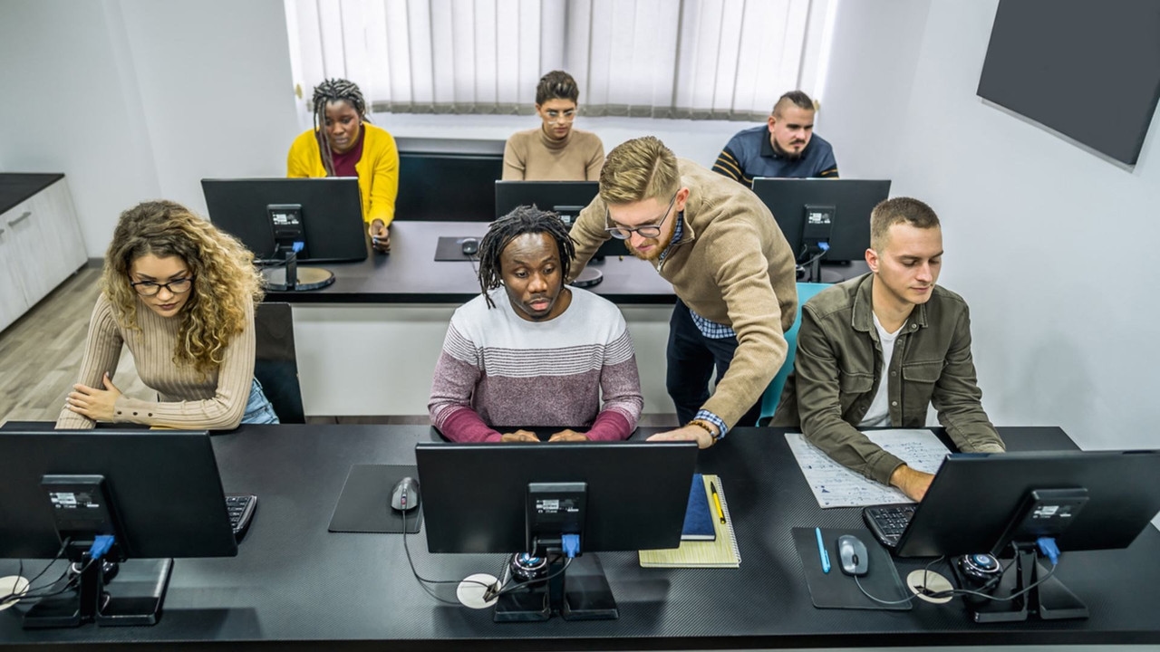 Level 1 Course in Digital Technology & Business – Merton College