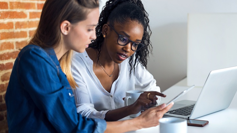 Apprenticeships+: business administration (Level 3)